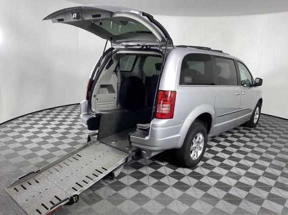 CHRYSLER TOWN AND COUNTRY 2009 2A8HR54129R674610 image